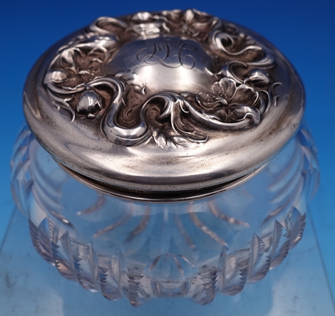 Dresser Jar #3500 w/ cut crystal 4 1/4
